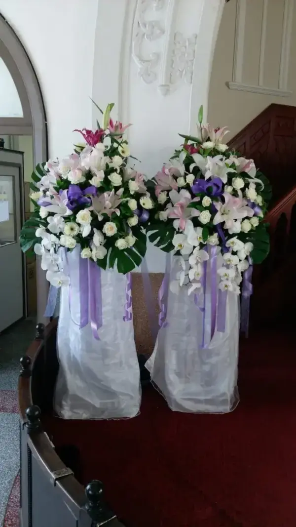 sympathy-flower-stand-02-scene sympathy-flower-stand-02-scene